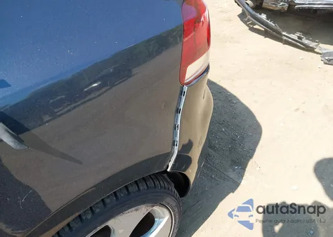 2011 Volkswagen Golf 2.5L 4-Door from USA, damaged, VIN WVWDA7AJ8BW323386